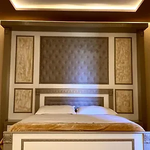  Hotel Univers Albanien